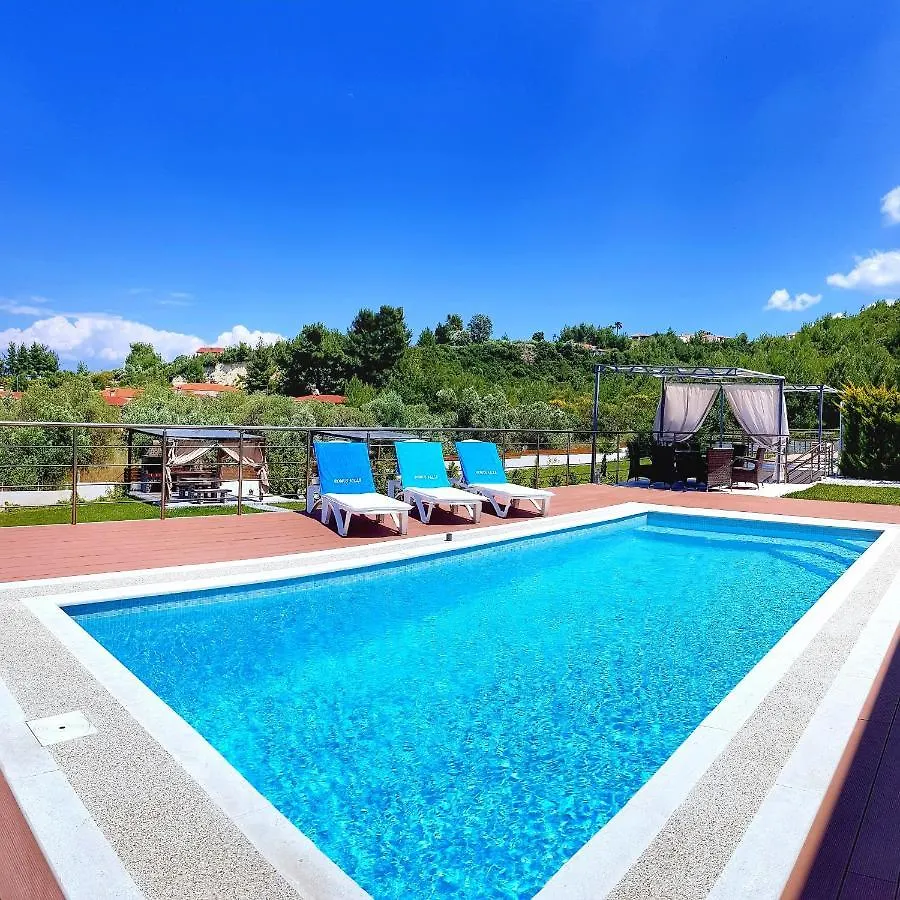 Domus Luxury Villas Hanioti 0*,