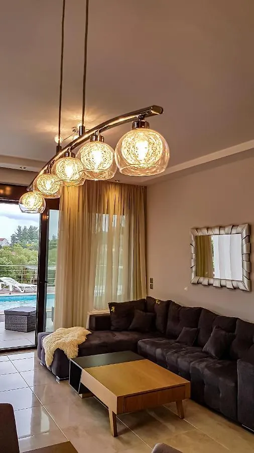 Domus Luxury Villas Hanioti 0*,
