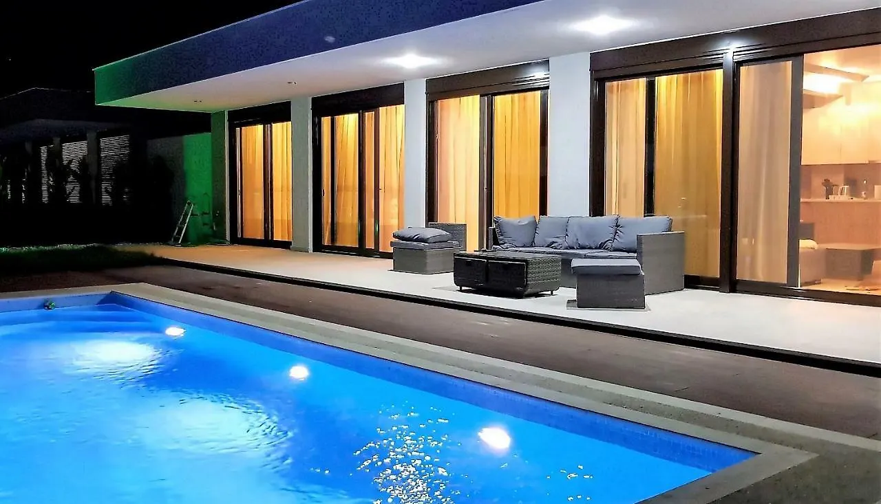 Domus Luxury Villas Hanioti Grækenland